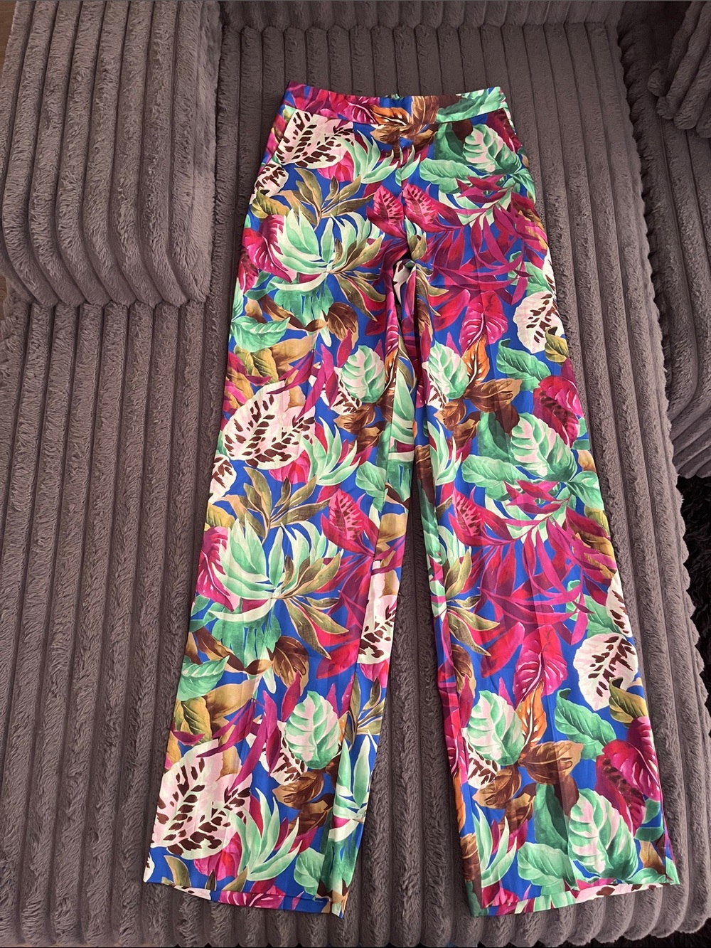 Vibrant Tropical Print Wide-Leg Pants 💐